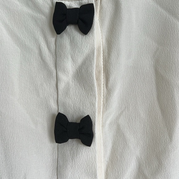 Kate Spade 100% silk crepe ivory bow blouse Size 8 - Picture 3 of 5